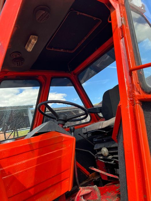 Tractor UNIVERSAL 650
