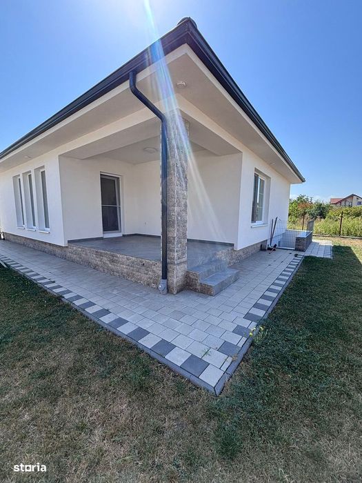 Casă de închiriat