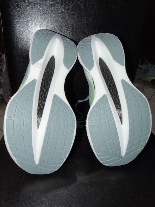 Adidasi noi Under Armour