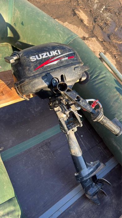 Продам лодку с мотром