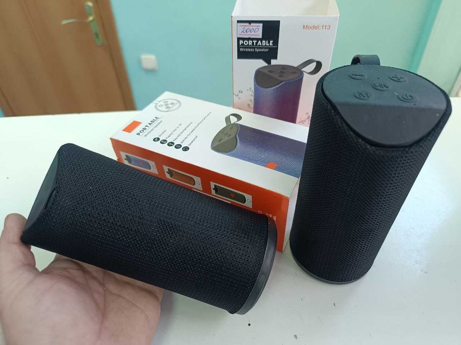 Продам НОВУЮ блютуз колонку. Очень громкая, заряда хватает на долго