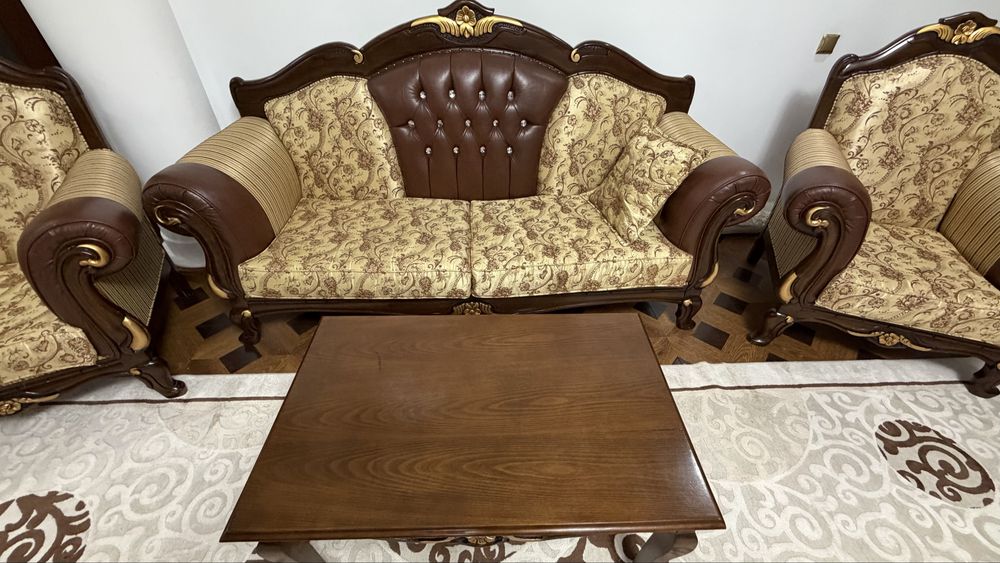 продам диваны со столиком