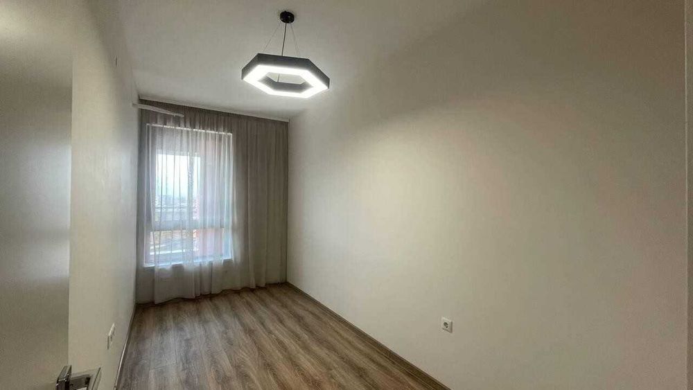 Продава се Тристаен апартамент в Пловдив, Христо Смирненски - 91 кв.м за 2088 €/кв.м - Снимка #7