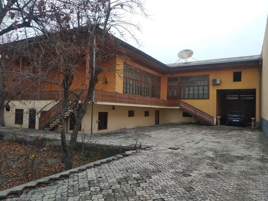 Shoshilinch ravishda hovli uy sotiladi