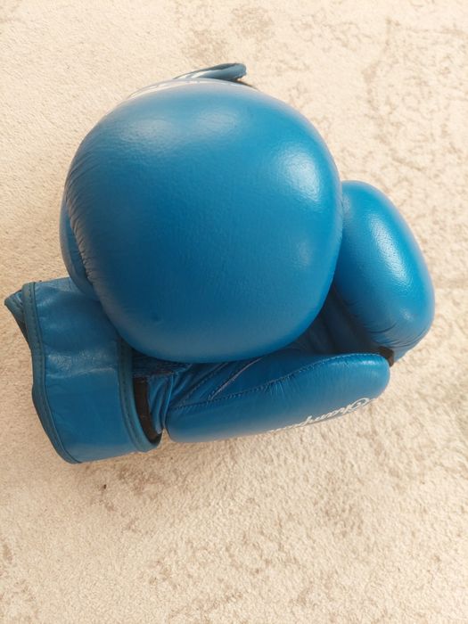 Боксёрские перчатки