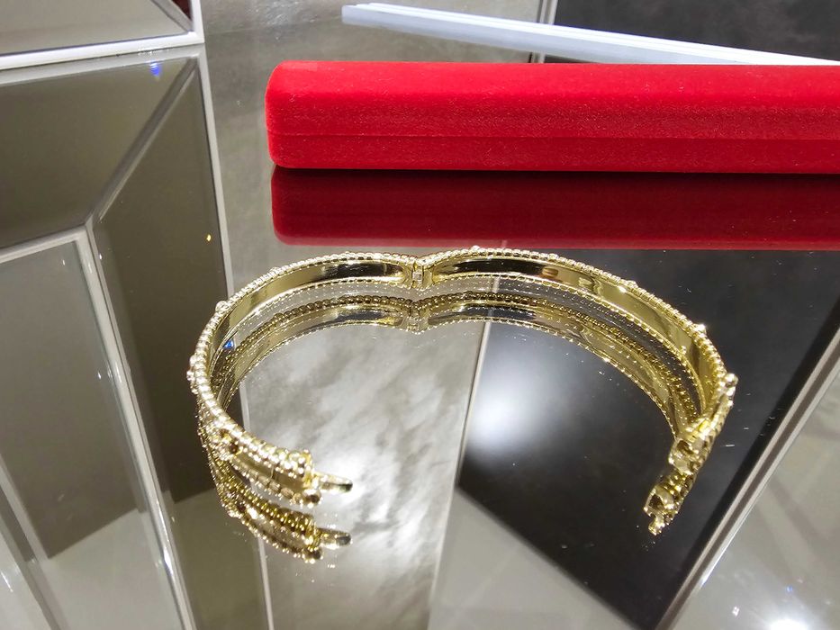 Van Cleef & Arpels VCA Gold Diamond Sweet Perlée Дамска Гривна