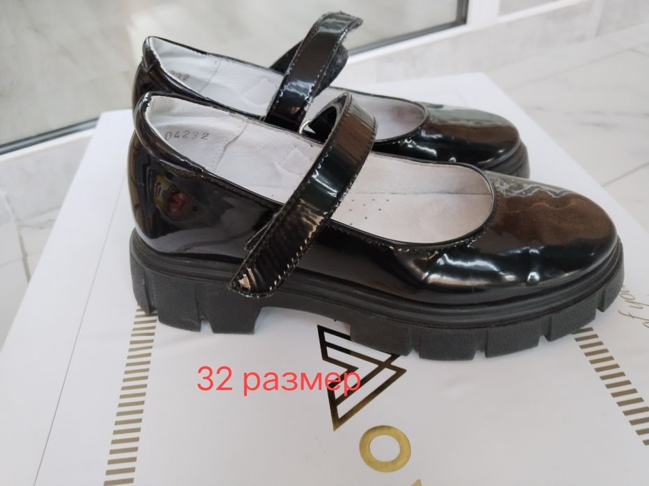 Продам туфли для девочки