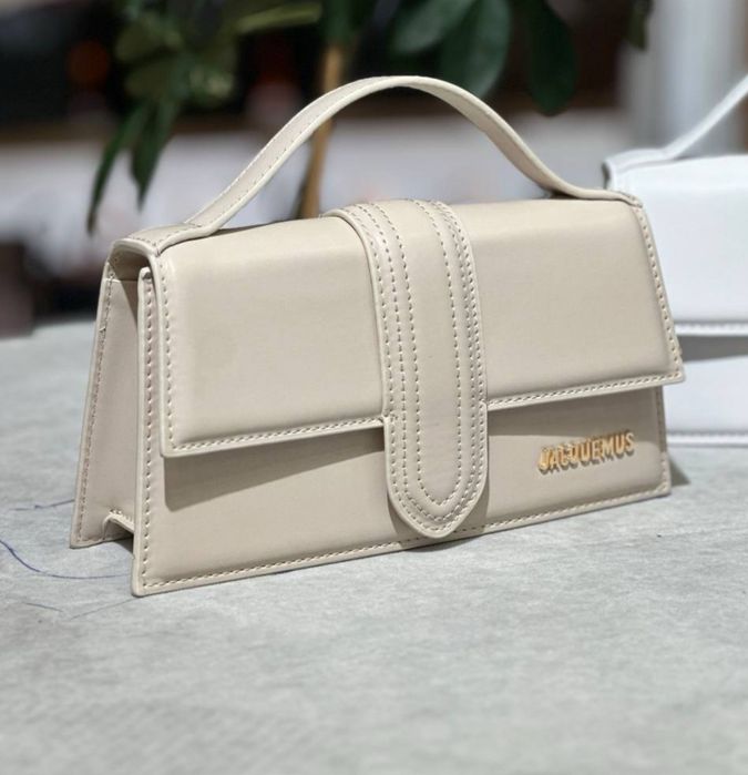 Genti Jacquemus Femei