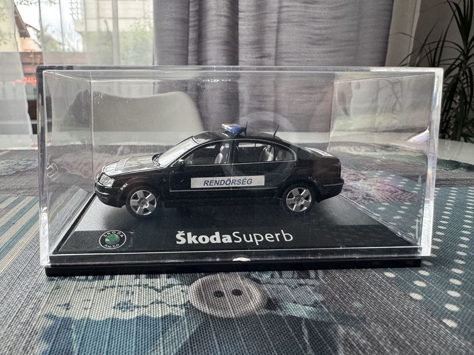 Macheta rara Skoda Superb Mk1 politia Maghiara Rendorseg