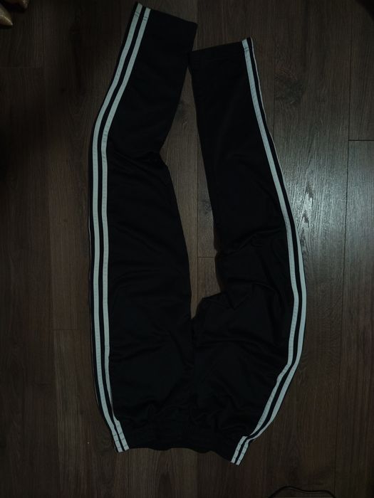 Pantaloni de trening