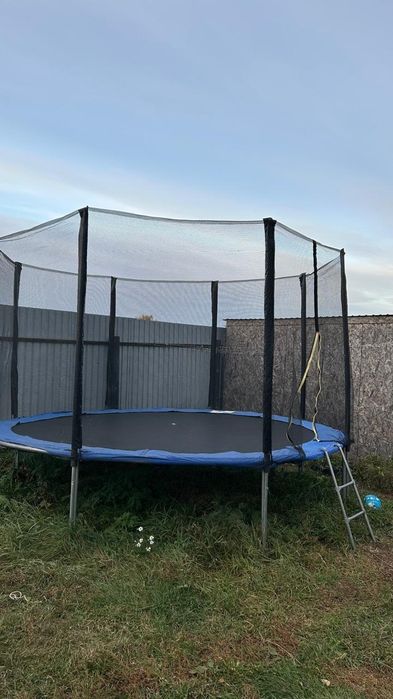 Продам БАТУТ  ..