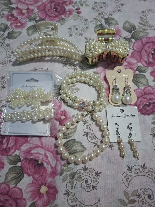 Vând Set Perle Noi