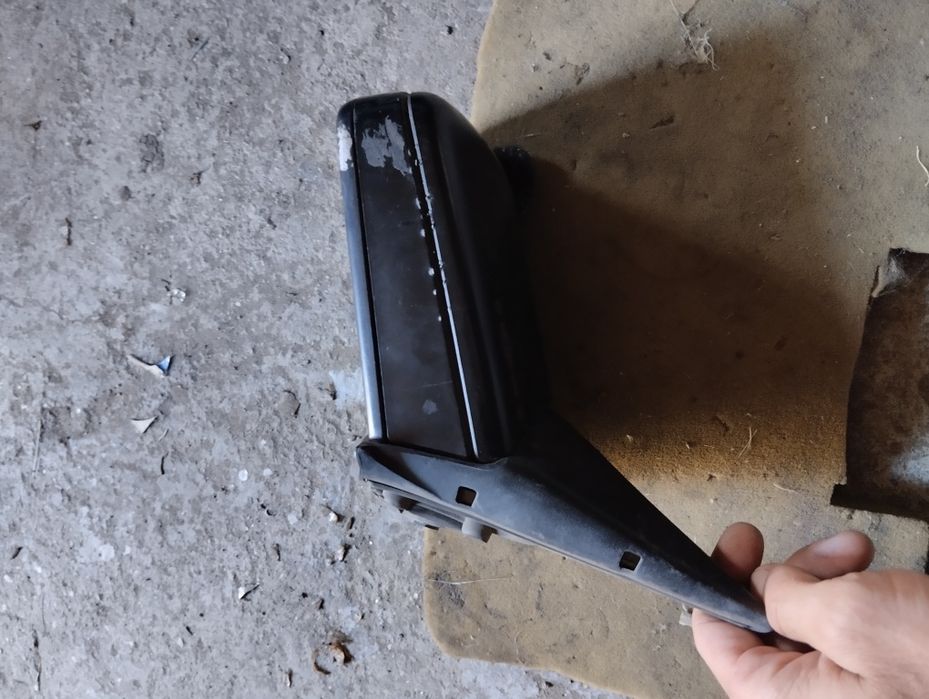 Зеркало Мерседес 190 продам