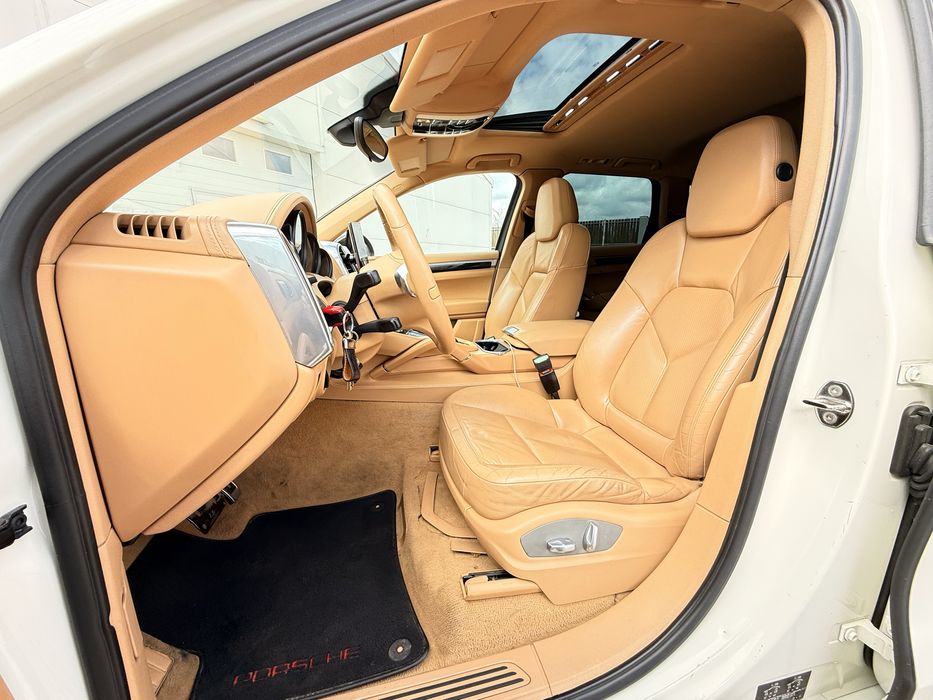 Porshe cayenne 2012**3.0d*trapa*alb*0daune**