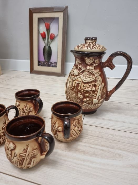 Кувшин с крушками