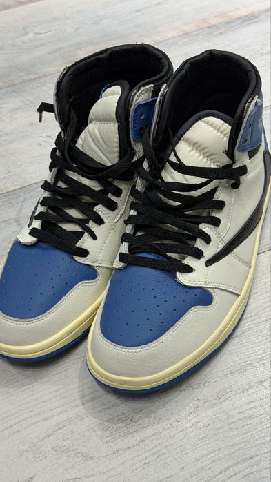 Кроссовки Nike, новые.