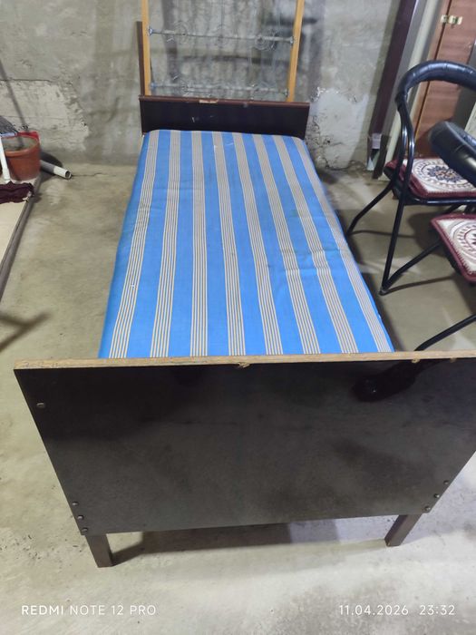 Односпальная кровать