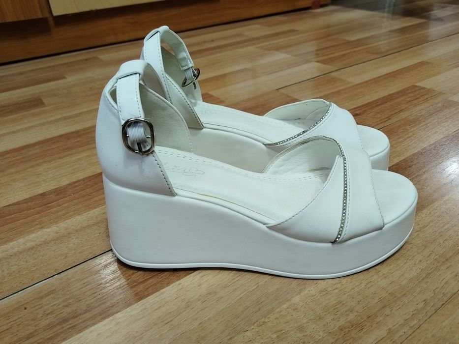 Sandale mireasa de schimb