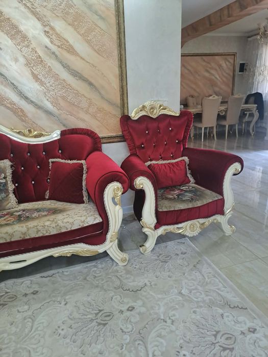 Vand set canapele folosite