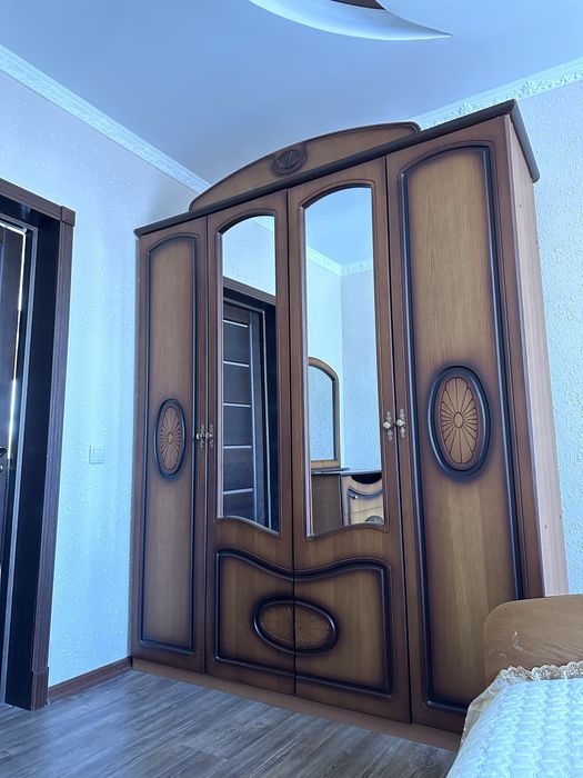 Продам спальный гарнитур