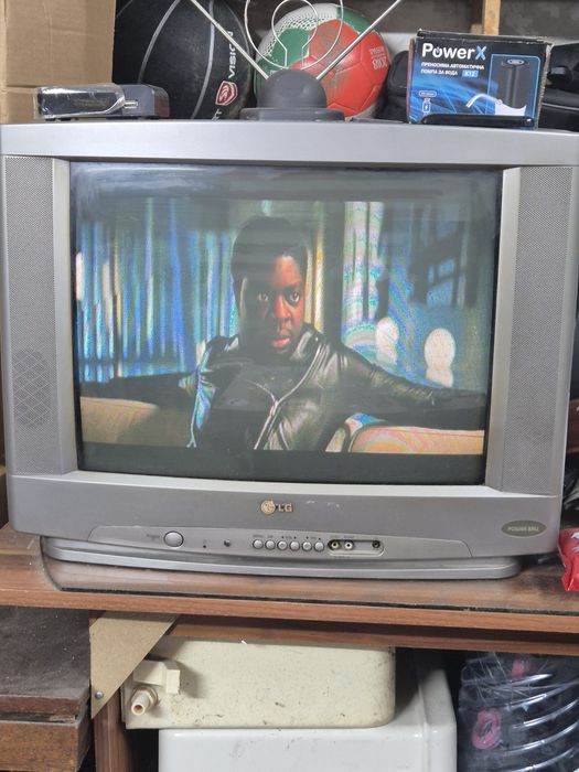 Телевизор LG 21 инча 30 лв