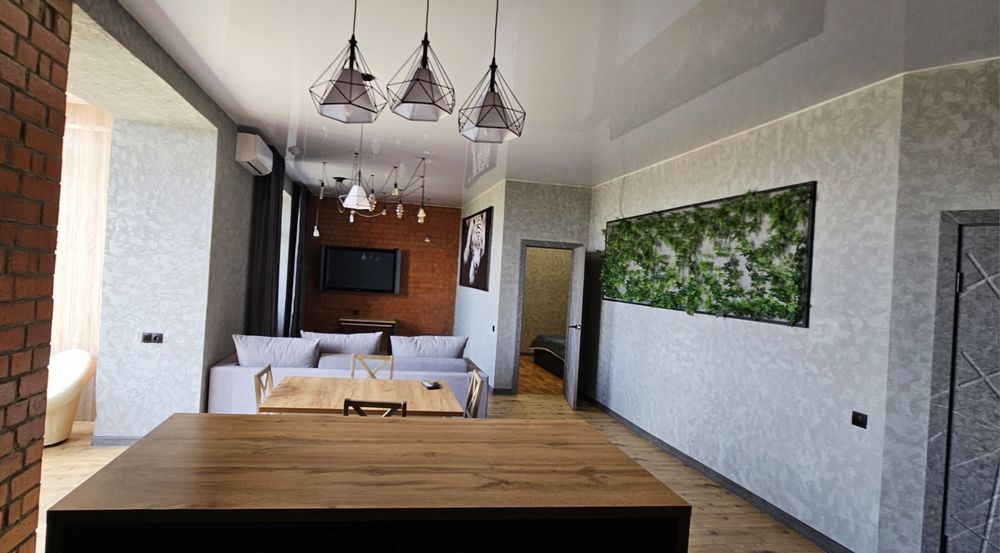 Проспект Назарбаева 1/3