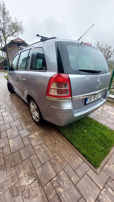 De vânzare OPEL ZAFIRA B