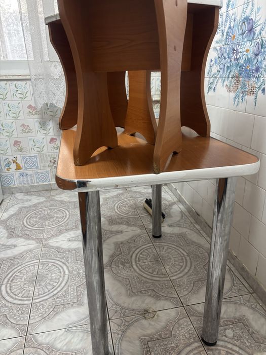 Masa de bucatarie cu scaune