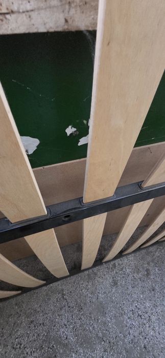 Продавам подматрачна рамка-160/220