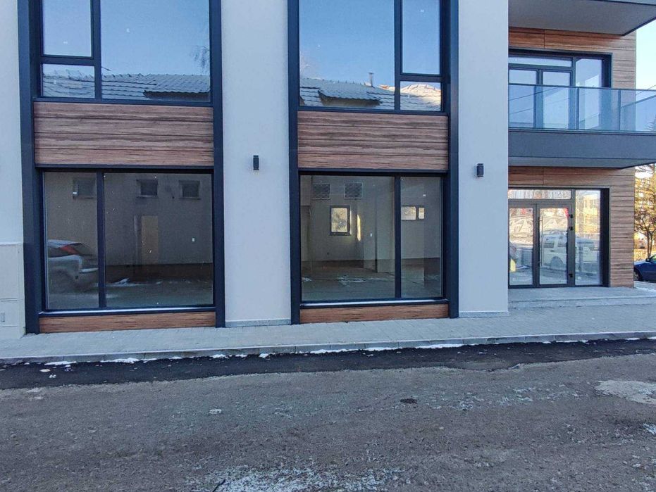 Дава се под наем Магазин в Перник, Център - 130 кв.м за 890 € - Снимка #3