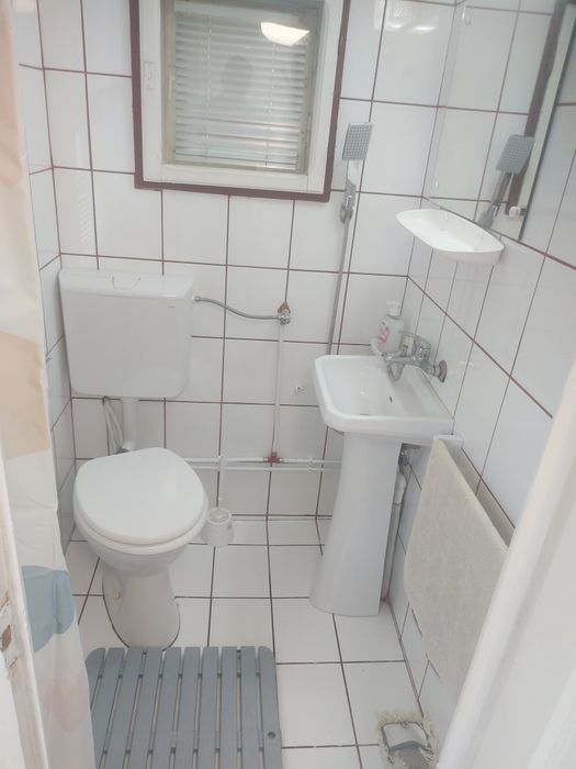 Inchiriez casa 3 insule