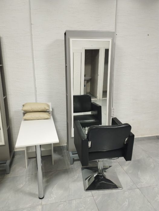 Маникюрный стол