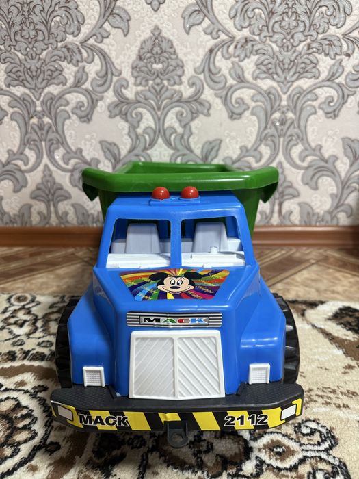 Продам детскую машинку