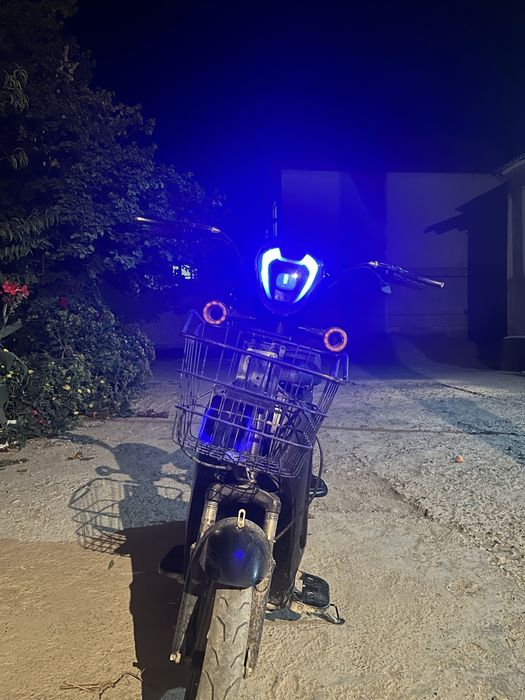 Продаётся скутер писать в Лс