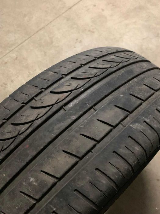 Продавам гуми 235/60/18  107H Michelin Cross Climate 2 -два броя + подарък 4броя китайски летни