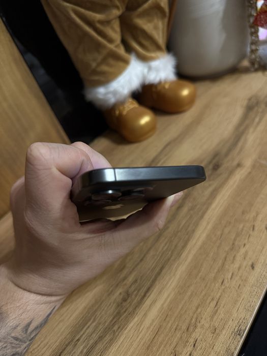 Продам iPhone 15 PRO Max