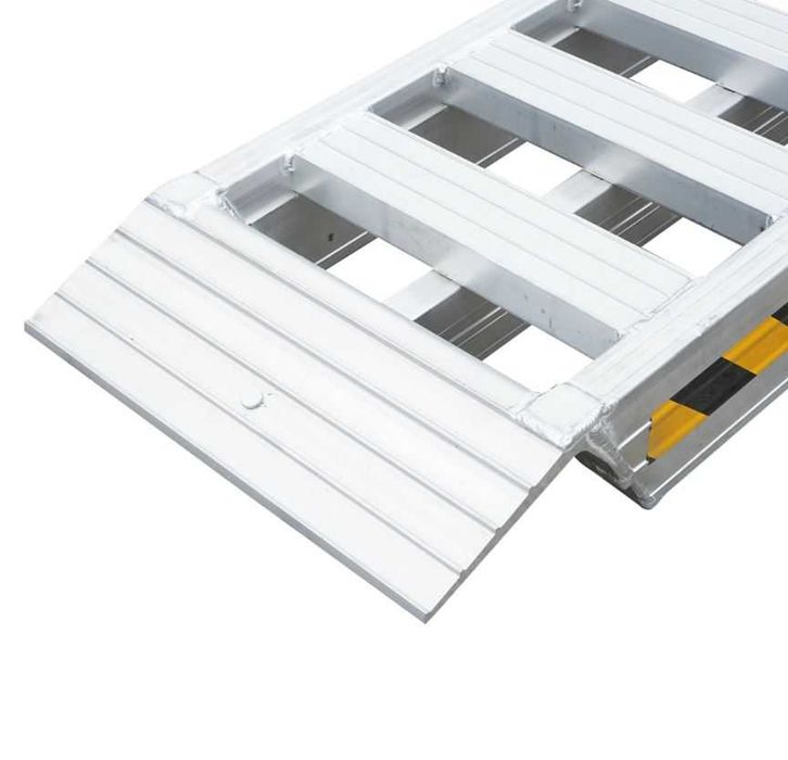 Set rampe aluminiu 8 tone pentru incarcare/descarcare 450x50x15cm