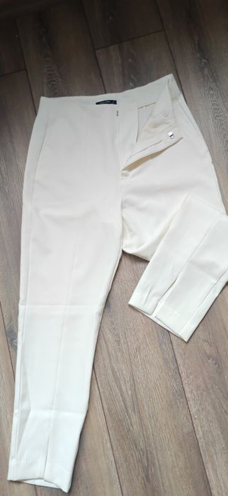 Дамски дънки 7€.