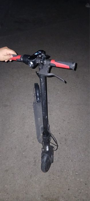 Vand trotineta xiaomi sau schimb cu un scuter sau atv 125