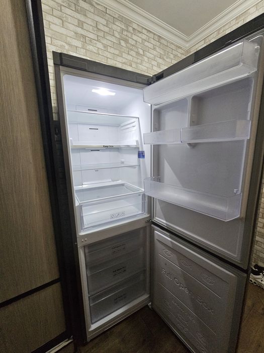 Продам холодильник Samsung