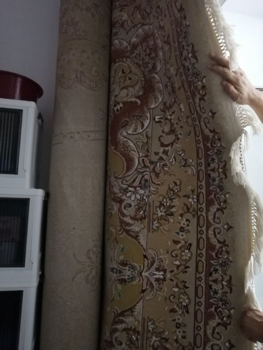 Продам турецкий ковер,  размер 2.5/4. хорошего качества,