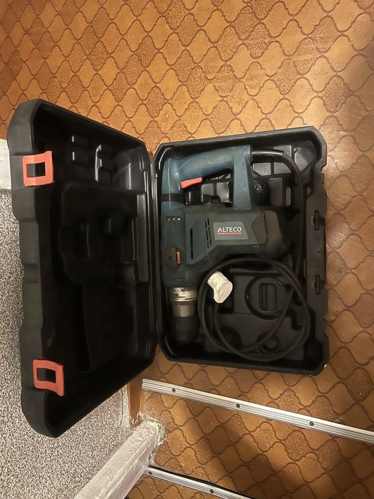 Продам перфоратор алтеко