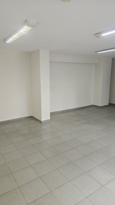 Дава се под наем Магазин в Стара Загора, Център - 40 кв.м за 300 € - Снимка #4