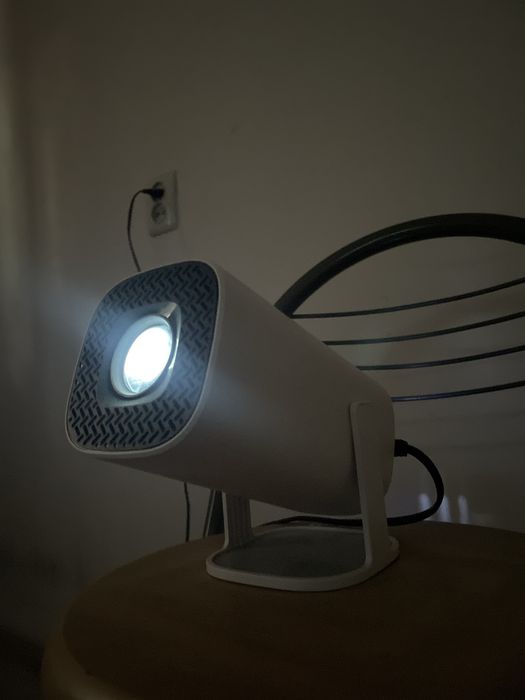 Проектор TOMMILI