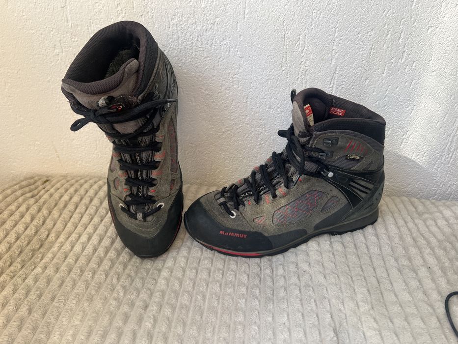 Bocanci mammut raichle M 42 drumetii munte