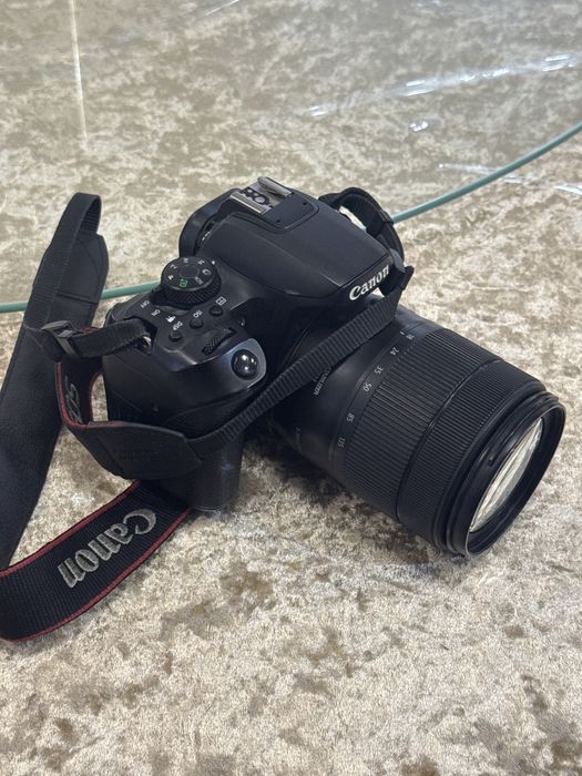 Продам фотоаппарат canon 850D