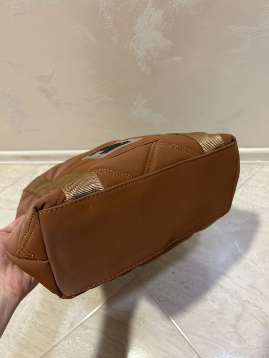 Дамска ЧИСТО НОВА чанта.