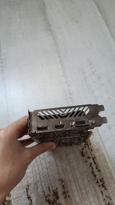 Placa video Nvidia gtx 1050 ti 4GB Gigabyte