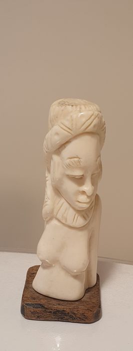 Statuetă bust african de femeie, sculptură  cu soclu din lemn