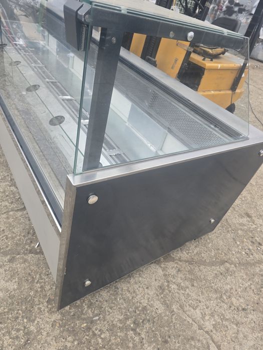 Vitrina  mezeluri / lactate